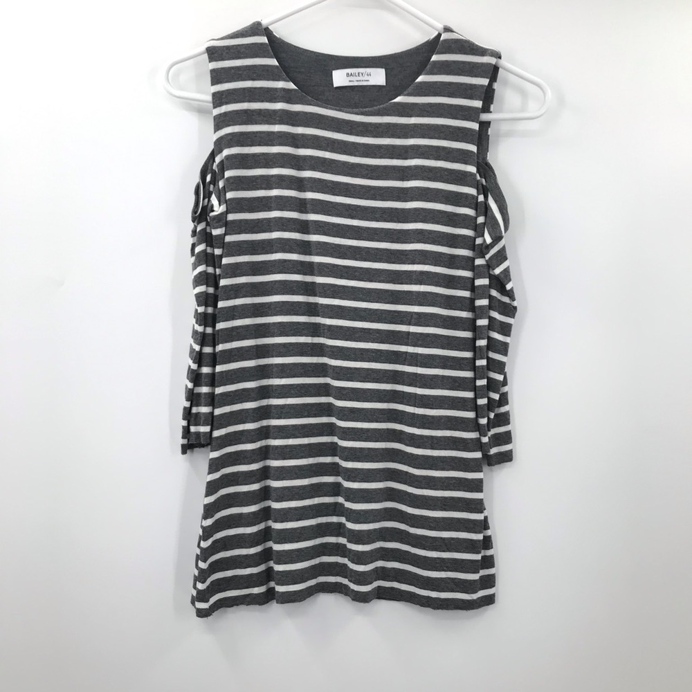 Baily 44 revolve cold shoulder gray with white stripes three quarter sle…
